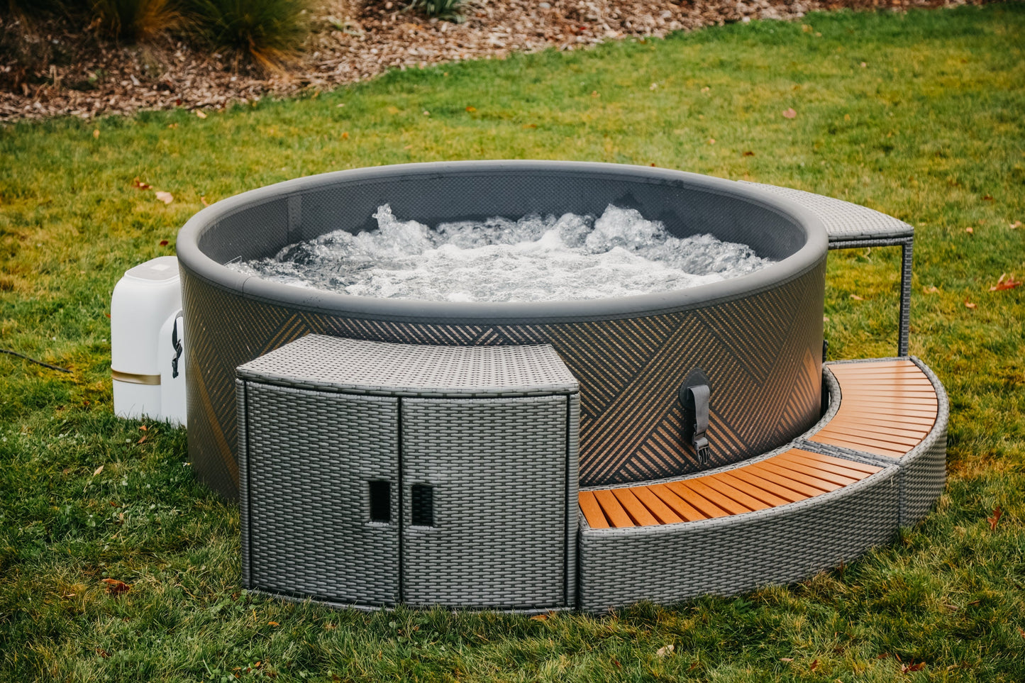 Mono-Eco 8 Portable Spa